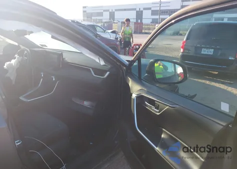 2021 Toyota Rav4 Xle из США, поврежденный, VIN 2T3W1RFV6MW174431